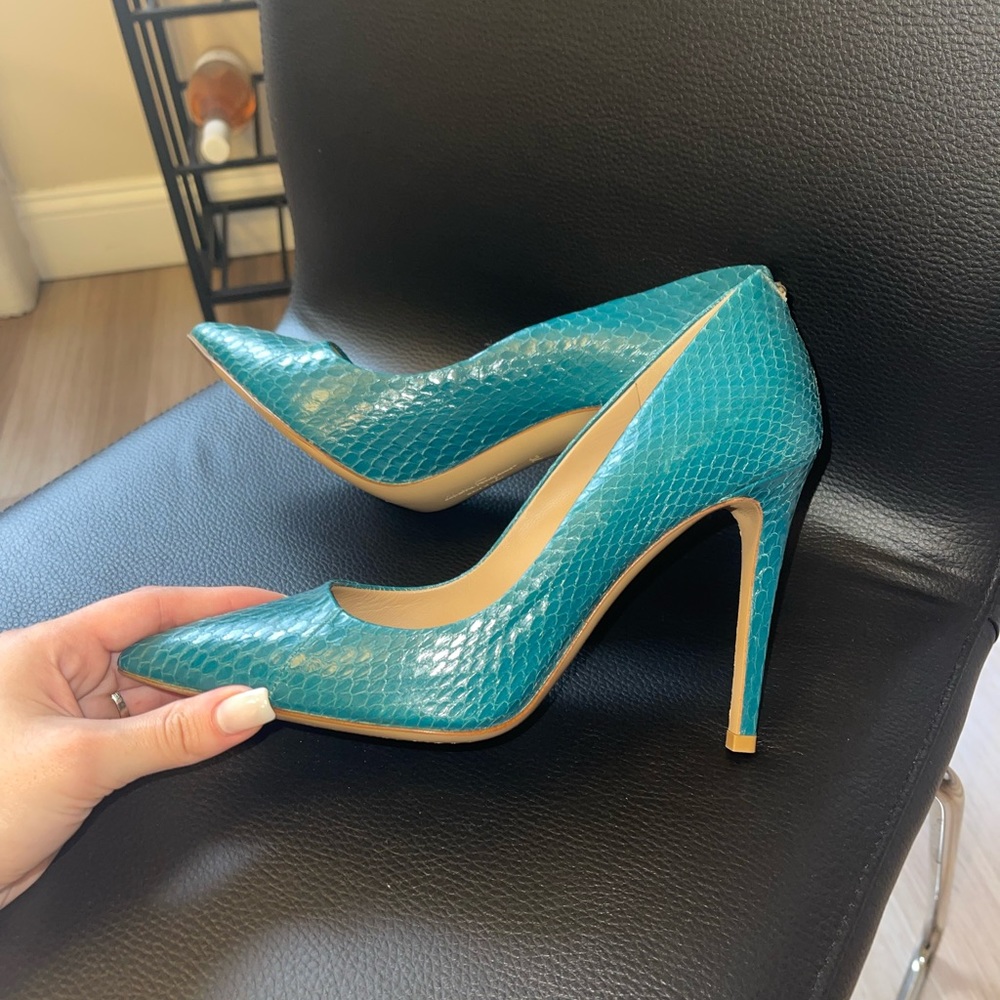 FERRAGAMO LIZARD PUMPS